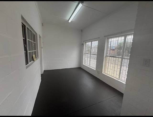 155M² FACTORY TO LET IN MAITLAND